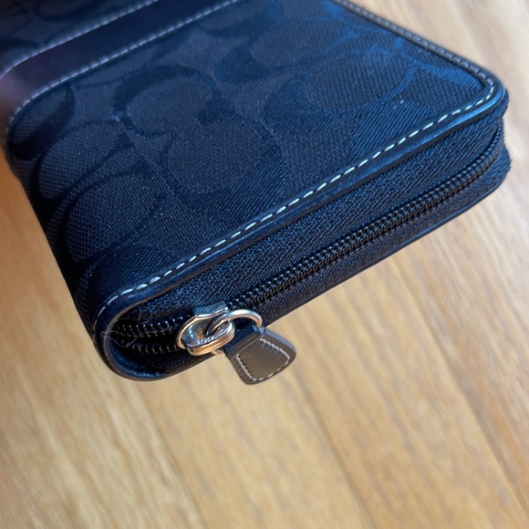 Coach logo canvas accordion style wallet - Picture 8 of 9